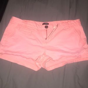 Express Shorts - Light pink/peach shorts Express Shorts - Light pink/peach shorts